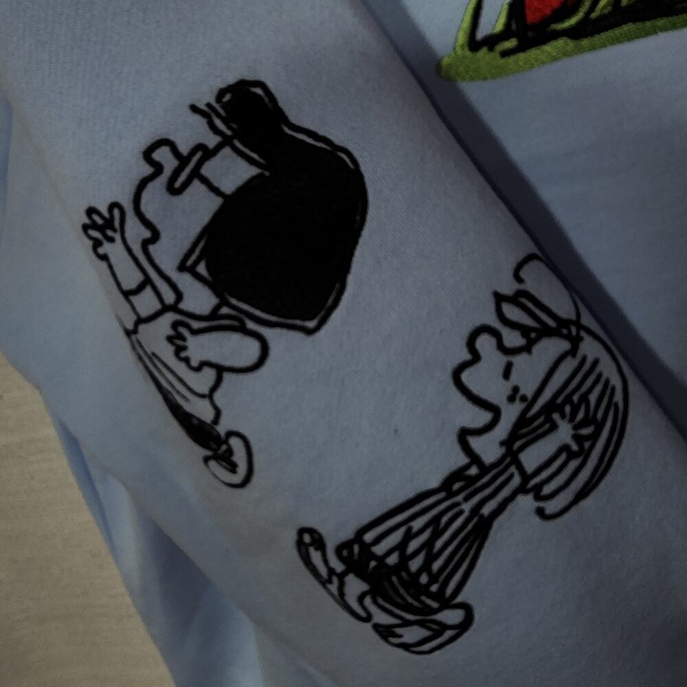Snoopy and Friends Sweatshirt women's medium - Picture 4 of 7